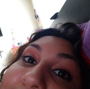 Meet your Posher, Macarena